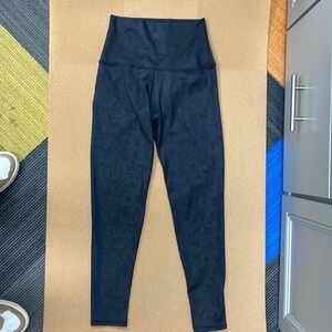 Beyond yoga black camo barre3 leggings